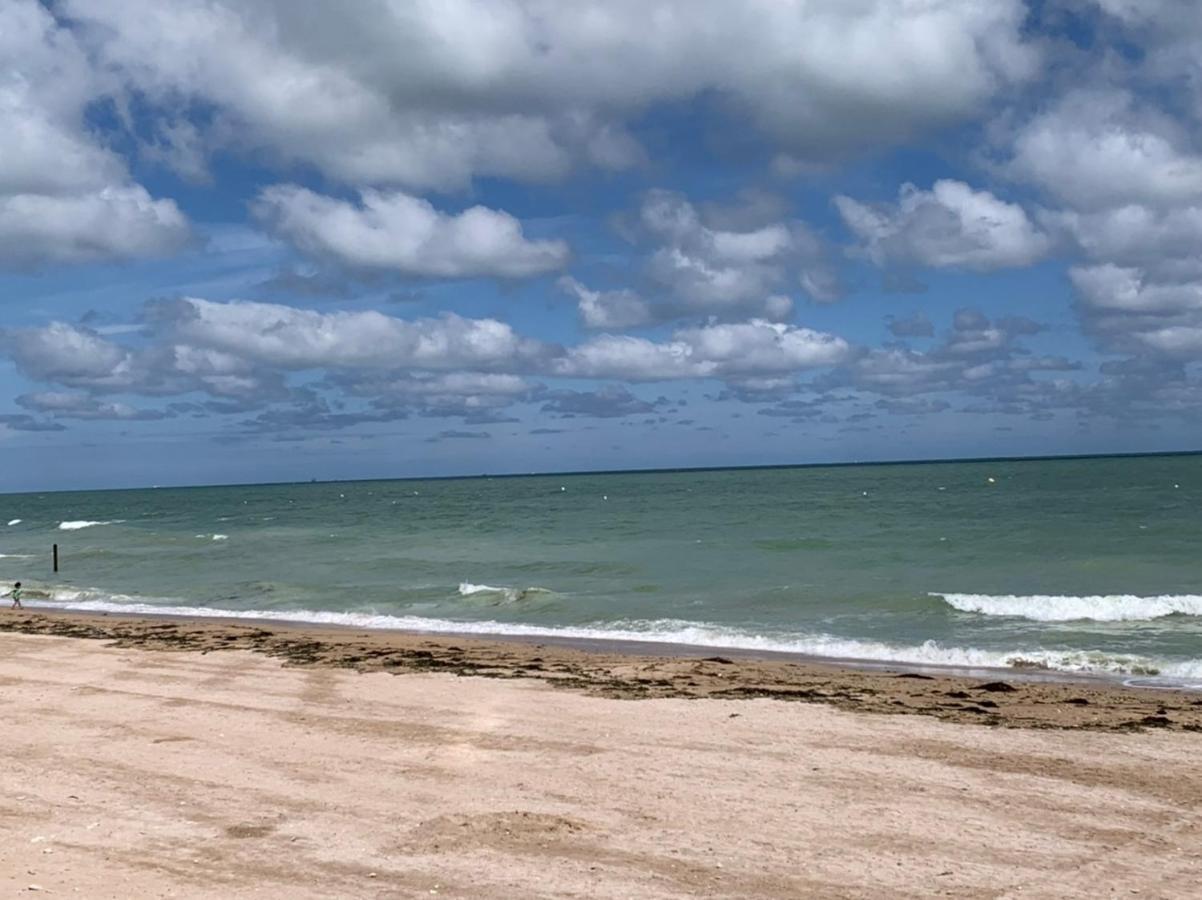 Saint-Aubin-Sur-Mer: Bel Appartement Traversant Екстериор снимка